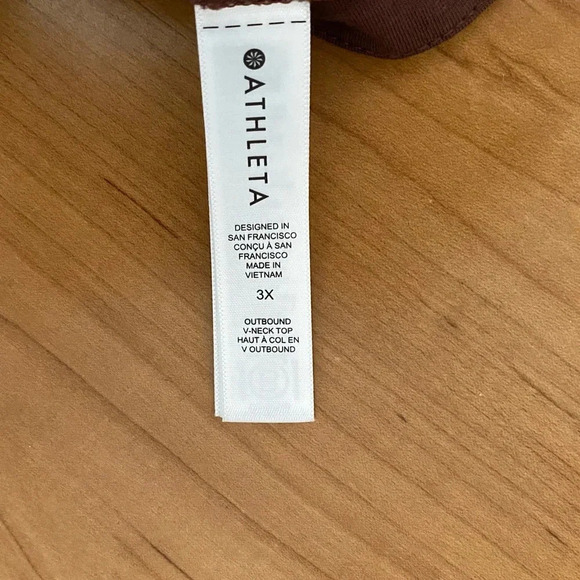 NWT Athleta Outbound V-neck Top Plus 3X Mahogany Brown Long Sleeve Tee - Picture 6 of 9